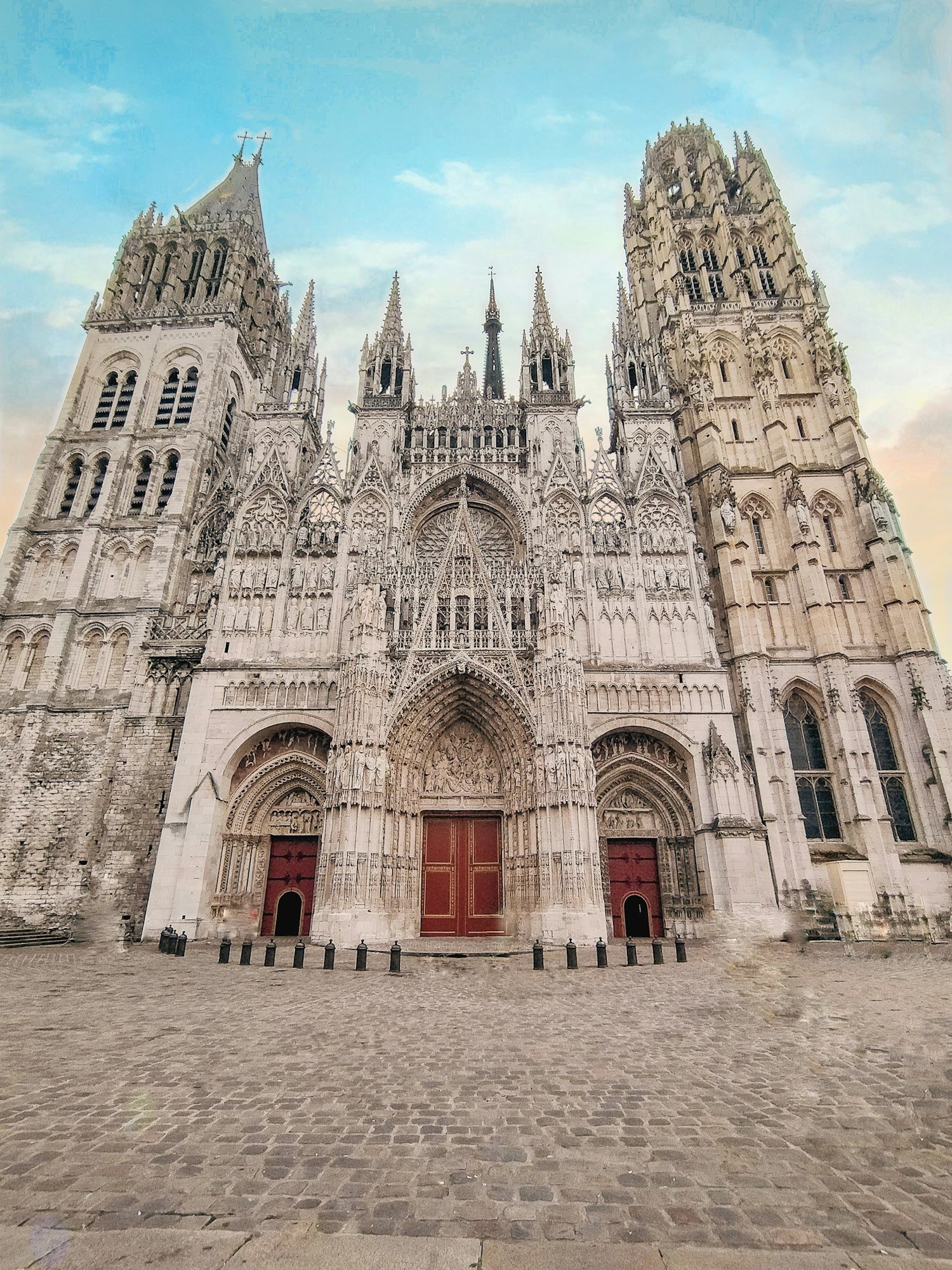 La façade gothique de la cathédrale Notre-Dame de Rouen